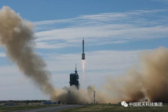 长二F发射神十二飞船圆满成功！三名航天员飞向空间站天和核心舱